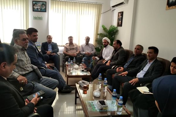 بازدید کارشناسان حفظ نباتات کشور و استان از دهبکری برای بررسی خسارت مگس میوه مدیترانه‌ای