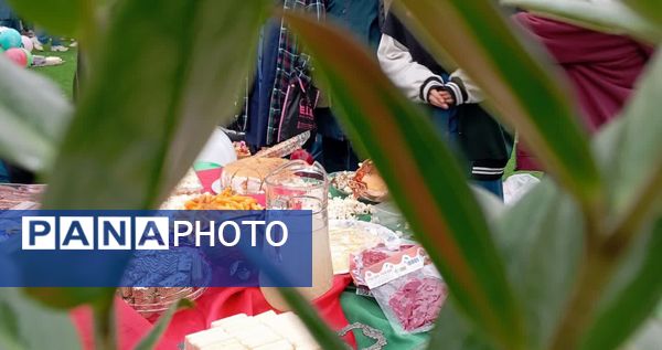 برگزاری جشن شب یلدا در دبیرستان دخترانه امام خمینی (ره)