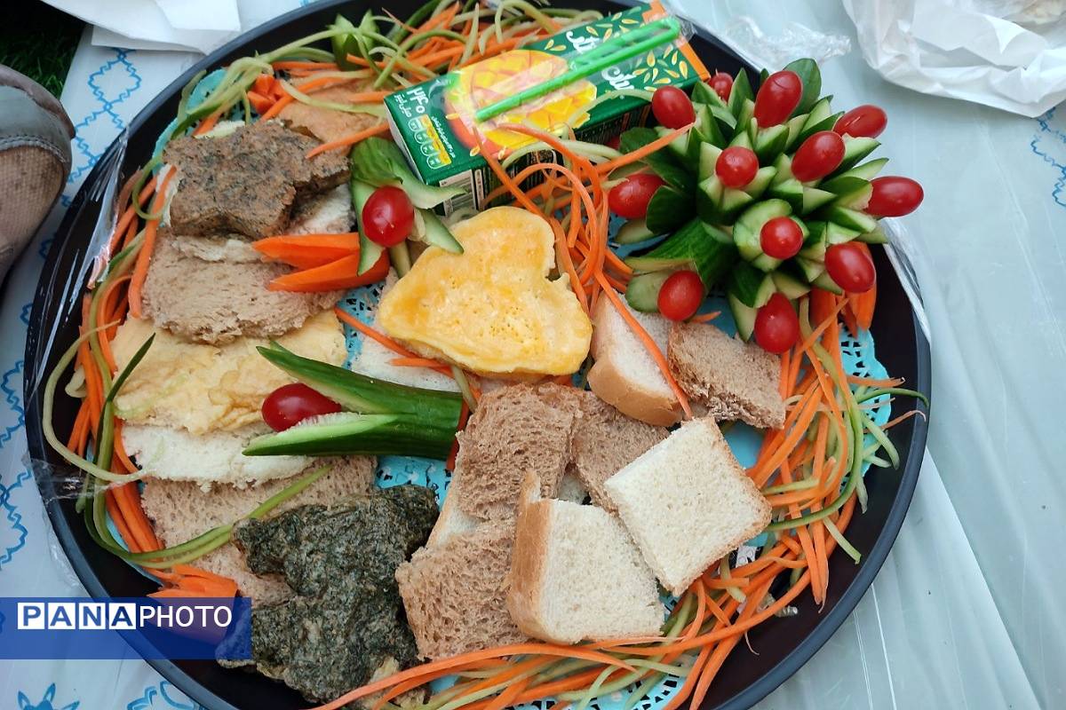 برگزاری مراسم صبحانه سلامت در دبستان نیلوفر رفیعی ناحیه دو شهرری