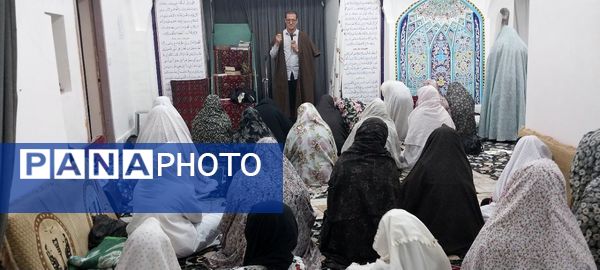 بانوان فدافن  زمزمه‌های ایمان در خلوت نورانی اعتکاف مسجد جامع