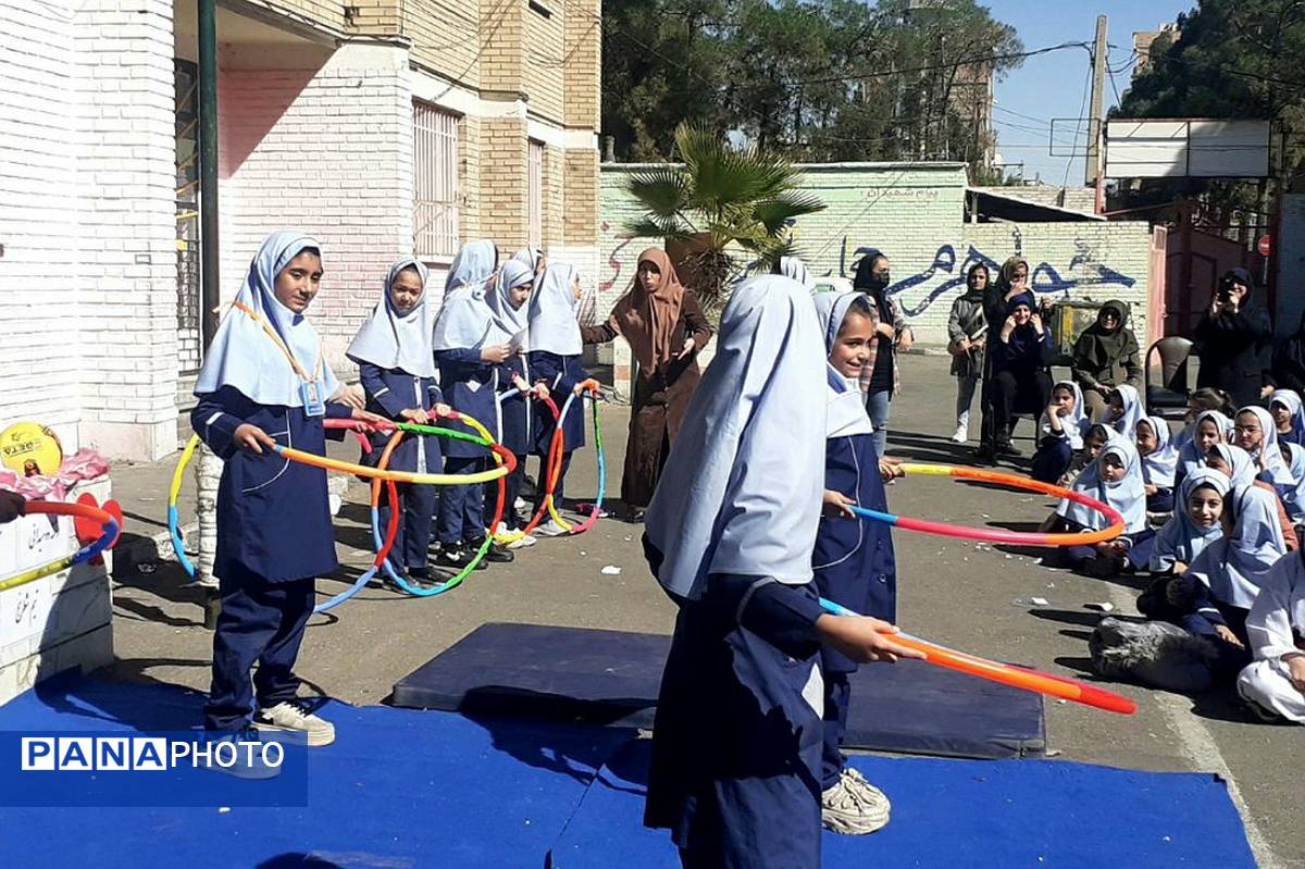 المپیاد ورزشی در مدرسه قدر بهارستان۲