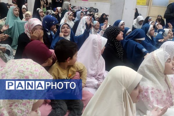 بازدید معاون پرورشی و تربیت بدنی ناحیه دو شهرری از مراسم اعتکاف دانش آموزی 