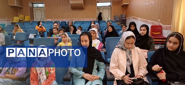 بازدید مسئولان اداره آموزش و پرورش شهرستان شیروان از کلاس‌های اوقات فراغت کانون سمیه