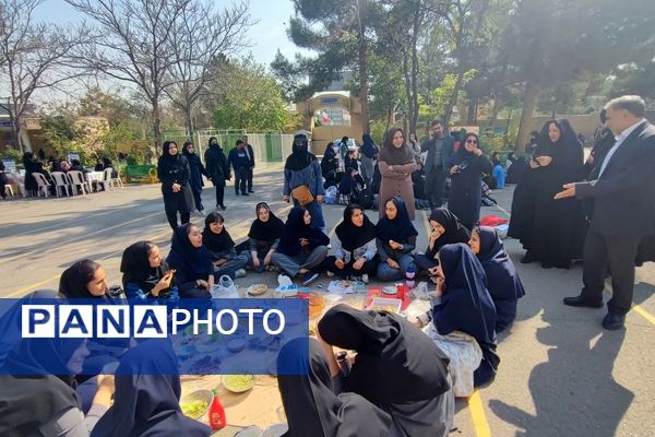 جشنواره غذای سالم در مدارس ناحیه ۶ مشهد