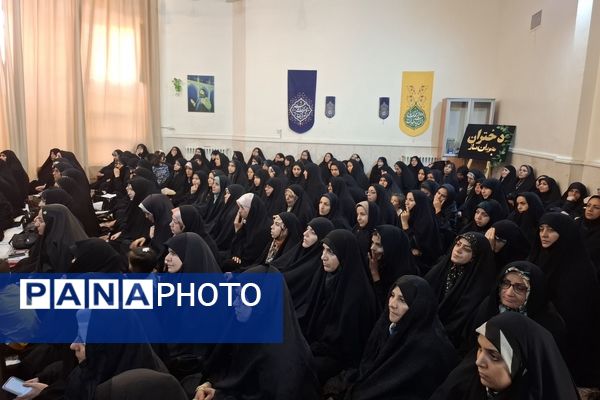 جلسه انجمن اولیا و مربیان در دبستان هیات امنایی قرآنی مبین شهرستان شیروان