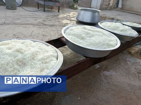 پخت و توزیع نذری در روز تاسوعای حسینی روستای حسن آباد داراب استان فارس