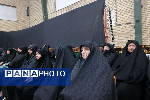 فرهنگیان آموزش و پرورش ناحیه سه در سوگ امام هشتم