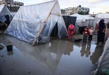 سازمان ملل: باران چادر آوارگان غزه را زیر آب برد/ اسرائیل مانع ورود کمک ها به غزه می شود