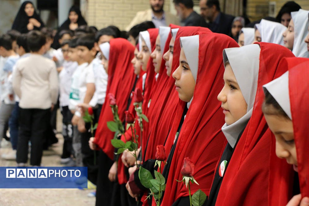 جشن دانش‌آموزی سالروز تولد شهید مهدی هندویان