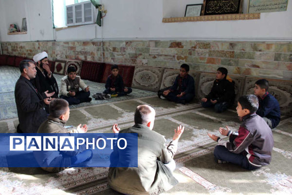 جلوه‌هایی از حلقه‌های صالحین نوجوانان بسیجی در شهر جعفریه