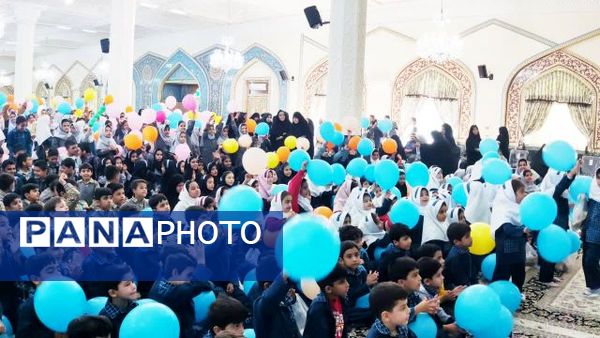 اجتماع بزرگ دانش‌آموزان در زیارتگاه شهید آیت الله مدرس(ره)
