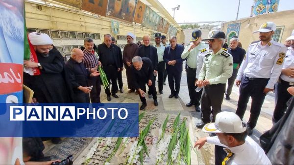 گلباران مزار شهدای هفتم تیر در قم