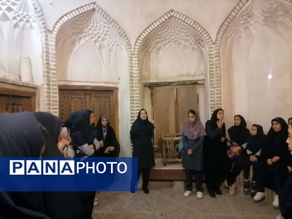 اردوی یزدگردی دانش‌آموزان پایه نهم دبیرستان فاطمه‌الزهرا (س)