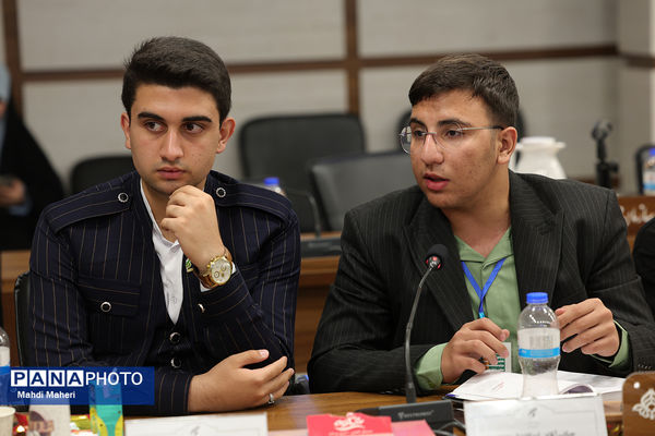 اولین نشست کارگروه تدوین سند دوازدهمین دوره مجلس دانش‌آموزی
