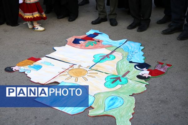  دانش‌آموزان با «انشای مهر» همراه شدند 