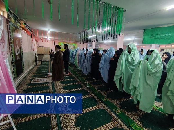 جلسه پرسش و پاسخ با امام جمعه شهرستان نیشابور در دبیرستان شاهد قدسیان 