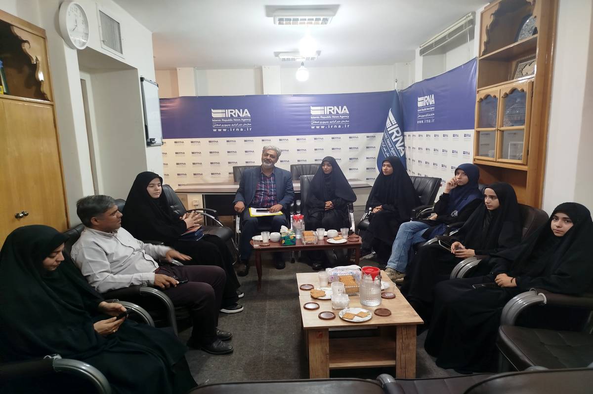آشنایی دانشآموز خبرنگاران پانا سمنان با پیشینه رسانهای و تجربیات حرفهای ایرنا