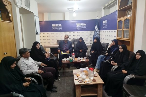 آشنایی دانش‌آموز خبرنگاران پانا سمنان با پیشینه رسانه‌ای و تجربیات حرفه‌ای ایرنا