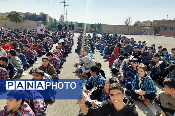 انتخابات شهردار مدرسه در دبیرستان حضرت قاسم (س) ناحیه 2 شهرری 