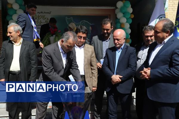 جشن عاطفه‌ها در دبیرستان ۱۳ آبان تبریز