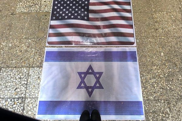 تجدیدِ پیمان با انقلاب و اهل بیت(ع) در روز ۱۳ آبان