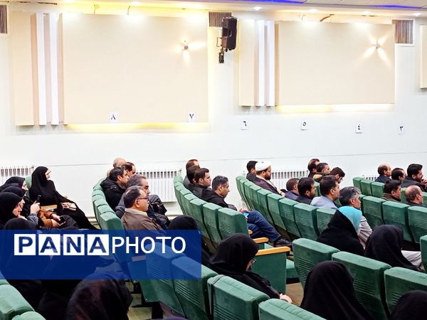 جلسه جهاد تبیین با موضوع بررسی مسائل سیاسی ایران و جهان در کاشمر