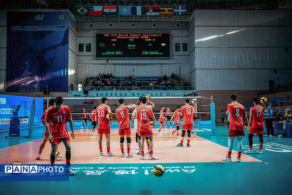 دیدار تیم‌های والیبال دانش‌آموزی ایران و چین