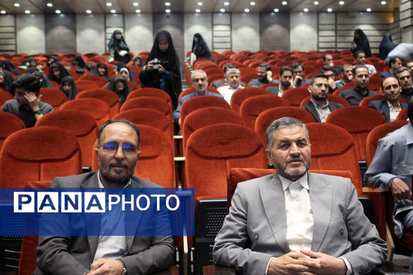 همایش تقدیر از فعالان اردوهای راهیان نور دانش‌آموزی در قم