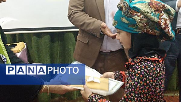 همایش تجلیل از مربیان و اعضای پیشتاز در محمودآباد 