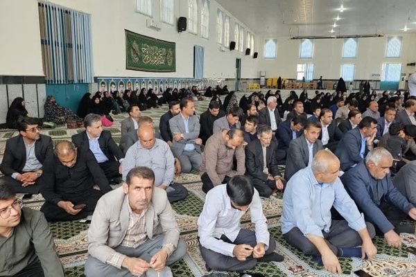 رسالت معلم فراتر از آموزش دروس است
