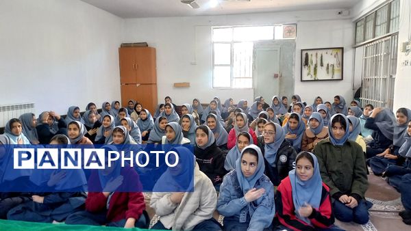 دانش‌آموزان دبیرستان حاج رحمت‌اله شیروانی در سوگ حضرت فاطمه زهرا(س)