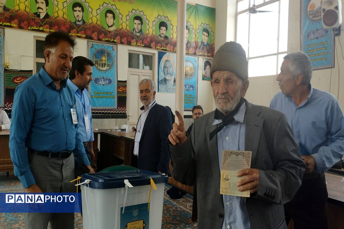 حضور مردم شهرستان خلیل آباد در چهاردهمین دوره انتخابات ریاست جمهوری