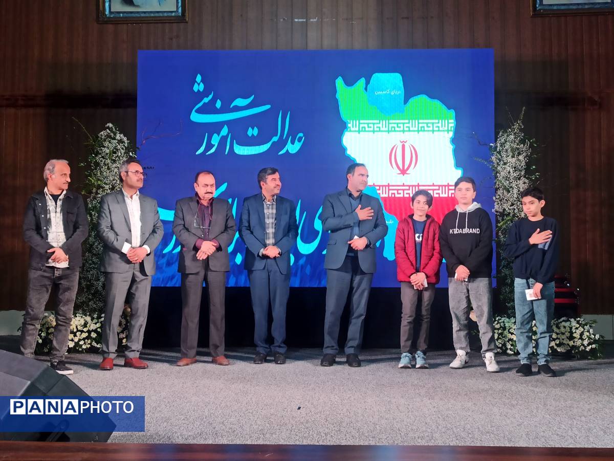 نشست طرح نماد در تالار تربیت ؛ گامی برای تقویت مراقبت اجتماعی دانش‌آموزان 