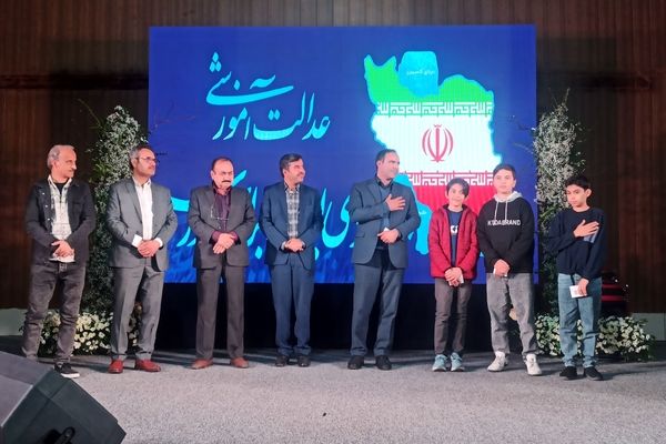نشست طرح نماد در تالار تربیت ؛ گامی برای تقویت مراقبت اجتماعی دانش‌آموزان 