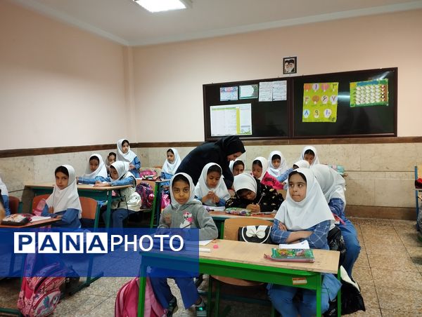 اجرای طرح حامی با حضور جهادی آموزگاران ملاردی  برای جبران ضعف درسی دانش آموزان ابتدایی 