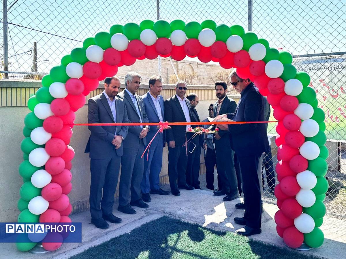 افتتاح دو چمن مصنوعی در مدارس کاشمر