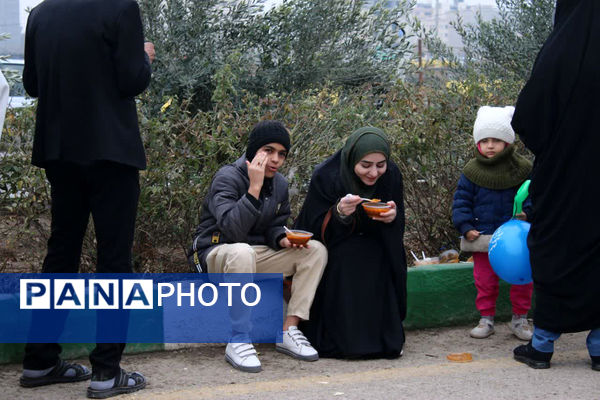 جلوه های حضور خادمان نوجوان در شادپیمایی مسجد جمکران