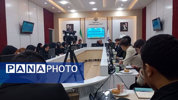 دیدار صمیمی دانش‌آموزان گلستان با مدیر شبکه آموزش ملی 