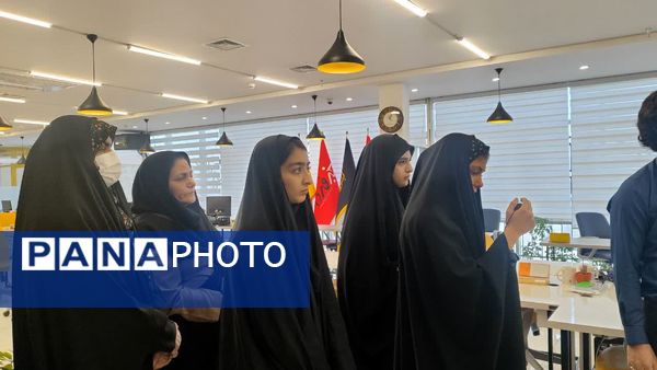 بازدید خبرنگاران و اعضای بسیج رسانه از دفتر «خبرفوری» در مشهد