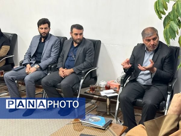  دیدار رئیس شبکه بهداشت و درمان شهرستان ساوجبلاغ با امام جمعه