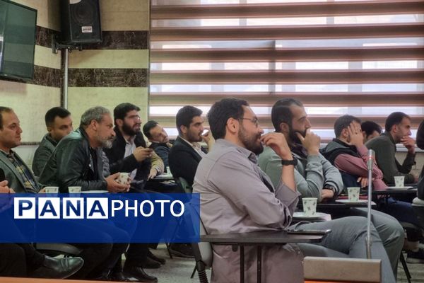 کارگاه مدیریت کلاس و روش‌های نوین تدریس در فیروزکوه: تلفیق هنر تدریس با قدرت فناوری
