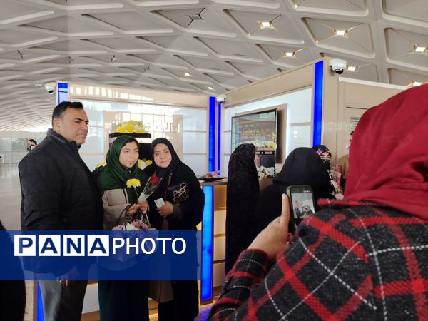 بازگشت کاروان‌های دانش‌آموزی حج عمره از ۶ استان کشور از ایستگا ه پروازی مشهد