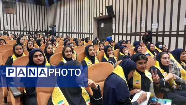 برگزاری یادواره شهدای جنگ ۱۲ روزه در کانون رشد ناحیه 3 کرج 