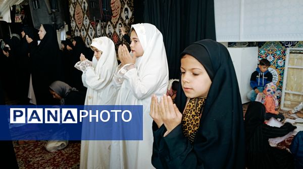 حضور دانش آموزان در نماز جمعه کاشمر