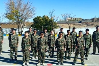 اجرای بی‌نظیر سرود «طیراً ابابیل» توسط دانش‌آموزان دبیرستان حسین ناصری شهر نسر