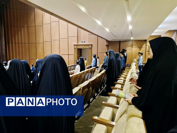 آیین تجلیل از منتخبان چهل و دومین دوره مسابقات قرآن و عترت و نماز در ناحیه ۳ مشهد مقدس