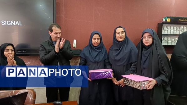 مراسم تجلیل از پژوهشگران برتر با موضوع دنیای بدون دخانیات در شهرستان رباط‌کریم
