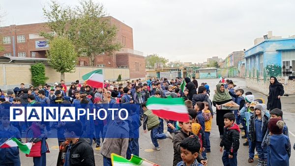 شادی دانش آموزان دبستان سعدی یک در تحقق وعده صادق تنبیه اسرائیل