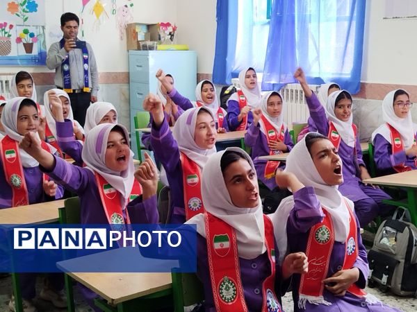بازدید ارزیاب کشوری سازمان دانش‌آموزی در مدارس تمام پیشتاز شهرستان فاروج