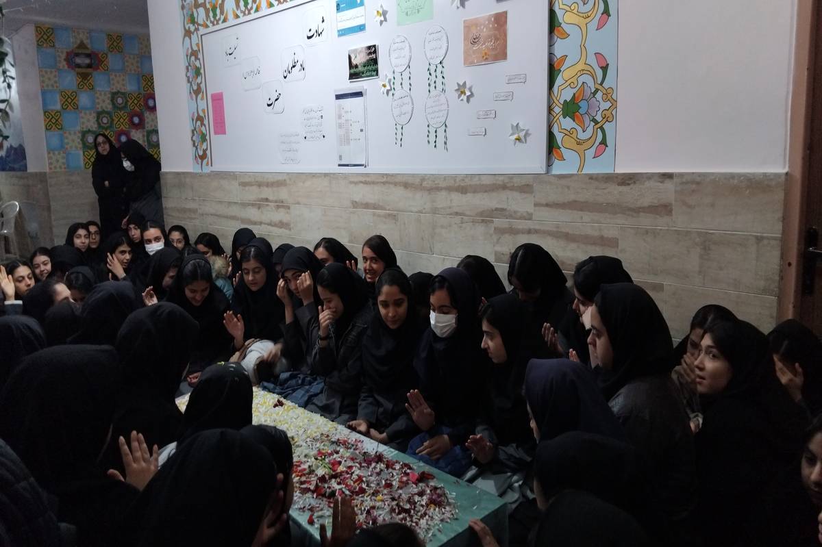 عطر شهادت در حیاط مدرسه پیچید